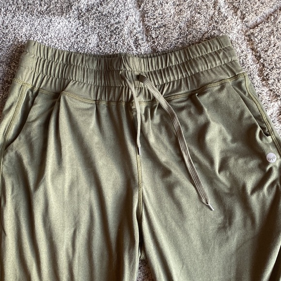 Senita • Weekend Joggers - Picture 4 of 5